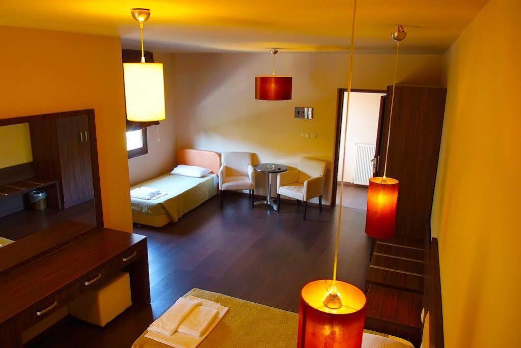 Plotini Hotel Dhidhimotikhon Экстерьер фото